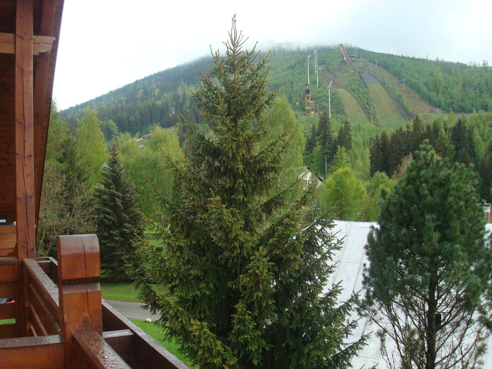 Sport Hotel Pomi Харачов Екстериор снимка